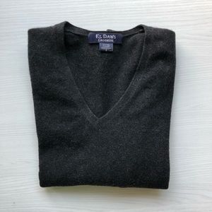 ✨HP!✨ 100% Cashmere Charcoal Grey V-Neck Sweater